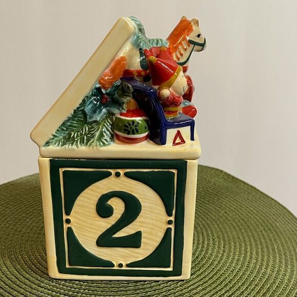 Pfaltzgraff Holiday Garland Candy dish ABC block with lid NWT - Picture 7 of 12